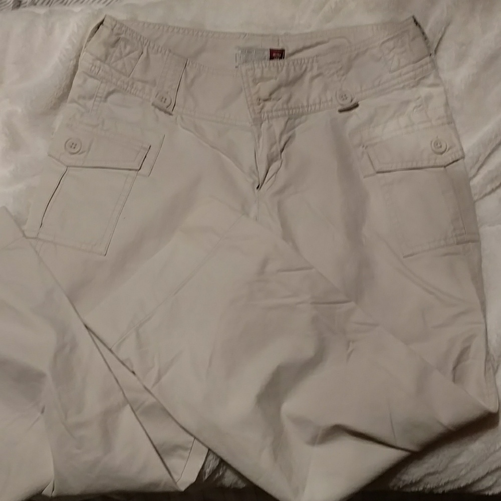 Old Navy cropped cargoes